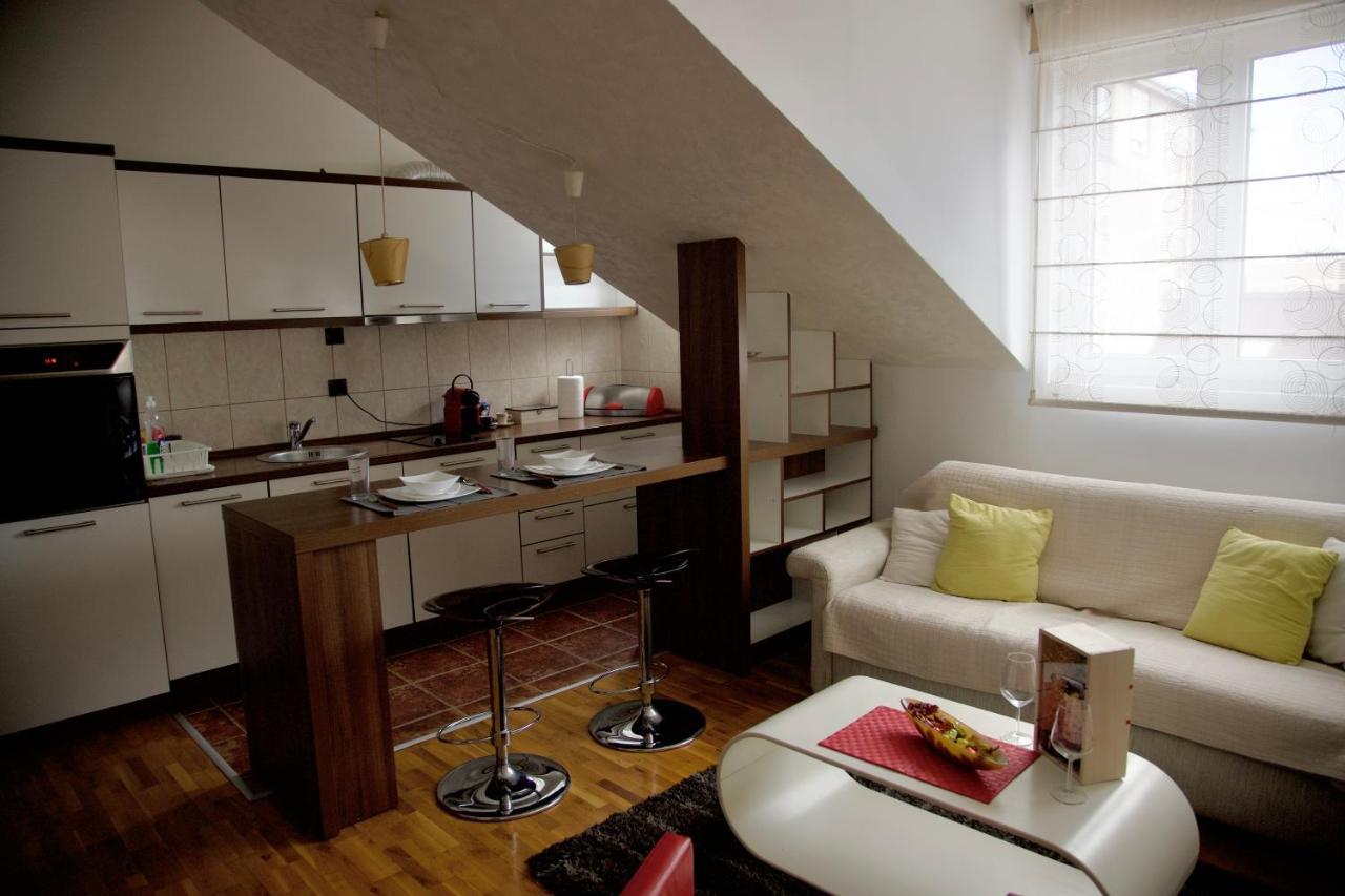Triangle City Apartment 1 Belgrado Exterior foto